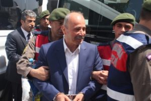 Bursa'da FETÖ'den tutuklu eski emniyet müdürüne mahkeme başkanından sert uyarı