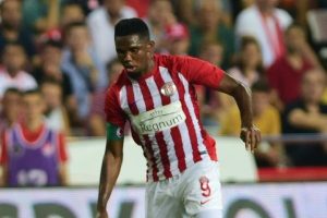 Samuel Eto'o'nun geleceği kesinleşecek