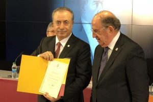 Galatasaray'da yeni başkan ve y&ouml;netim mazbatalarını aldı