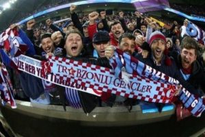 Trabzonsporlu taraftarlardan Fenerbah&ccedil;e ma&ccedil;ına yoğun ilgi
