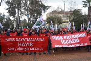 Bursa'da kablo fabrikasına grev ilanı asıldı