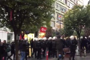 İzinsiz g&ouml;steriye 11 tutuklama