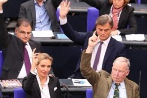 Alman meclisinde b&uuml;t&ccedil;e komisyonu başkanlığını AfD aldı