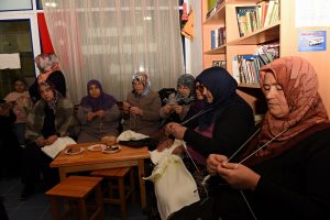 Tokatlı kadınlar Mehmet&ccedil;ik i&ccedil;in i&ccedil;lik &ouml;r&uuml;yor