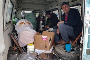Vatandaştan Mehmet&ccedil;ik ile &Ouml;SO'ya yemek servisi