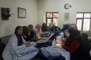 Atık kumaşlar ihtiya&ccedil; sahiplerine yastık oldu