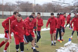 Robinho ilk antrenmanına &ccedil;ıktı