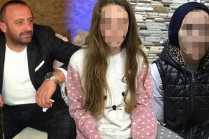 Kendisini d&ouml;ven kocasını kızı ile birlikte &ouml;ld&uuml;r&uuml;p, &uuml;zerine beton d&ouml;kt&uuml;
