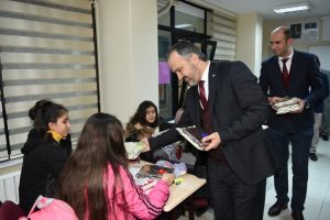 Bursa B&uuml;y&uuml;kşehir Belediye Başkanı Aktaş'tan &ouml;ğrencilere 'teknoloji' uyarısı