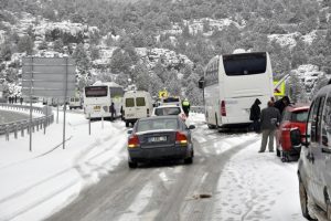 Konya-Antalya yolunda ulaşım g&uuml;&ccedil;l&uuml;kle sağlanıyor