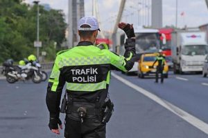 İ&ccedil;işleri Bakanı'ndan polislere yeni &uuml;niforma a&ccedil;ıklaması