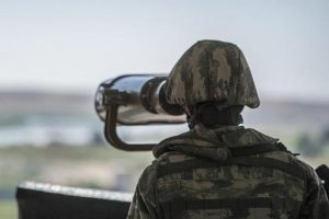 Karakola taciz ateşi a&ccedil;an ter&ouml;ristler &ouml;ld&uuml;r&uuml;ld&uuml;