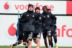 Beşiktaş, taktik ve kondisyon &ccedil;alıştı