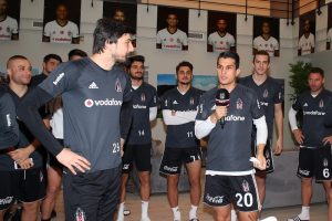 Necip Uysal'a s&uuml;rpriz