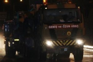 Afrin'e tank ve askeri personel sevkiyatı