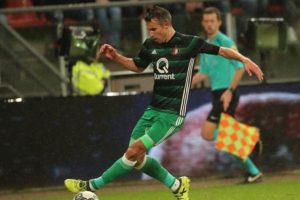 Van Persie 14 yıl sonra Feyenoord forması giydi
