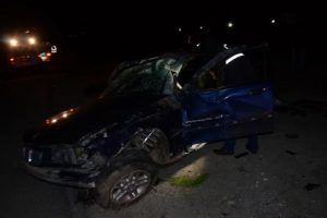 Devrilen otomobilde can verdi