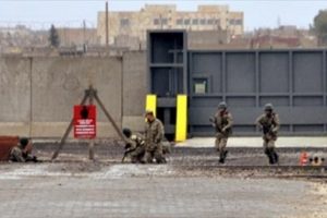 Sınırın sıfır noktasında askeri tatbikat