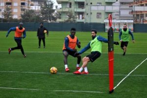 Vagner Love yine idmana &ccedil;ıkmadı