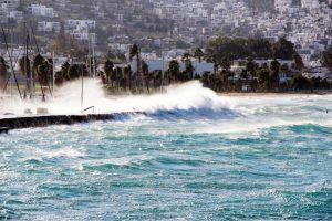 Fırtına Bodrum'u vurdu
