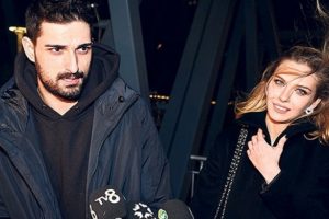 İdo, y&uuml;z&uuml;ğ&uuml; taktı