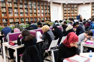 K&uuml;t&uuml;phanelerde yarıyıl yoğunluğu