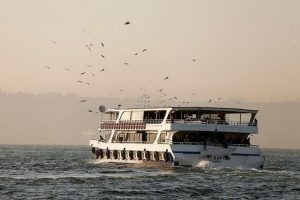 İzmir'de vapur seferleri yeniden başladı