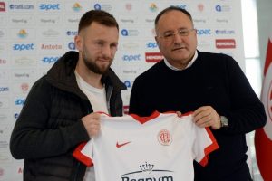 Antalyaspor Hakan &Ouml;zmert'i kadrosuna kattı