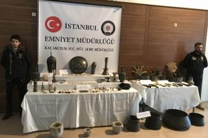 Ter&ouml;ristlerin yağmaladığı tarihi eserler  ele ge&ccedil;irildi