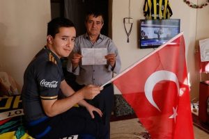 Mehmet&ccedil;ik'e destek 'engel' tanımıyor