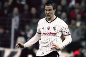 Beşiktaş, Mitrovic'i kiraladı!