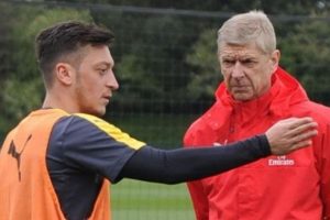 Wenger'den Mesut &Ouml;zil a&ccedil;ıklaması