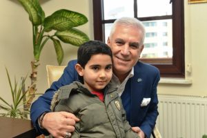 Bursa Nil&uuml;fer Belediye Başkanı Bozbey'den Beşevler'e meydan m&uuml;jdesi