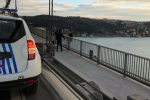15 Temmuz Şehitler K&ouml;pr&uuml;s&uuml;'nde intihar girişimi
