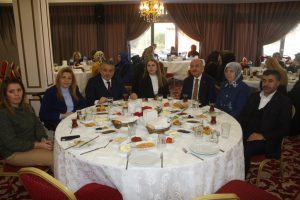 AK Parti Bursa il teşkilatı birlik ve beraberlik yemeğinde buluştu