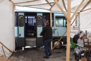 Kafe minib&uuml;s g&ouml;renleri şaşırtıyor