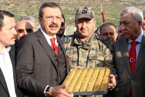 Sınırdaki askerlere baklava dopingi