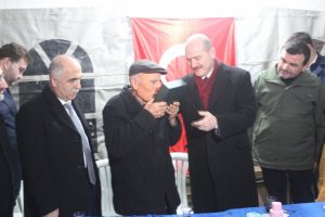 Bakan Soylu, Bitlis şehidinin baba evini ziyaret etti
