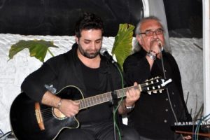 Barış Man&ccedil;o'yu anma gecesi d&uuml;zenlendi