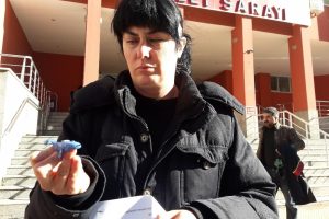 Mavi balinayı g&ouml;r&uuml;nce adliyeye koştu