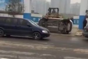 İnşaat sahasının girişine &ccedil;ekilen aracın hazin sonu