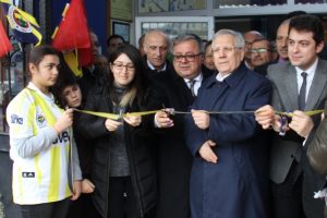 Aziz Yıldırım Rize'de pota a&ccedil;tı