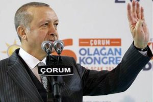 Erdoğan'dan o akademisyen ve sanat&ccedil;ılara sert cevap!