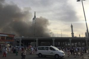 Kabe'nin genişletme &ccedil;alışmalarında yangın &ccedil;ıktı