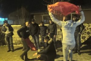 Eksi 15 derecede halaylı asker uğurlaması