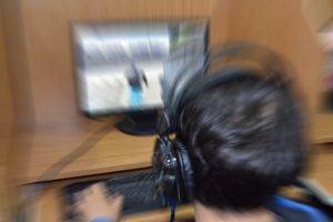 G&uuml;nde ortalama 7 saatimiz bilgisayar başında ge&ccedil;iyor