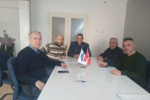 G&ouml;n&uuml;ll&uuml; asker olmak i&ccedil;in imza kampanyası başlattılar