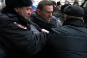 Rus muhalif politikacı Navalniy g&ouml;zaltında