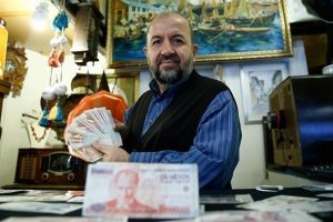 Altı sıfırlı TL koleksiyoner arşivine girdi