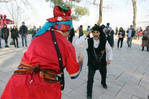 Bursalı Tiyatro sanat&ccedil;ısı "Burseya Dağı" zaferini b&ouml;yle kutladı